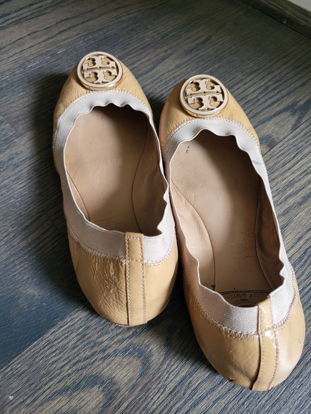 Tory Burch Minnie Travel Ballet Flats in Beige - Picture 2 of 3
